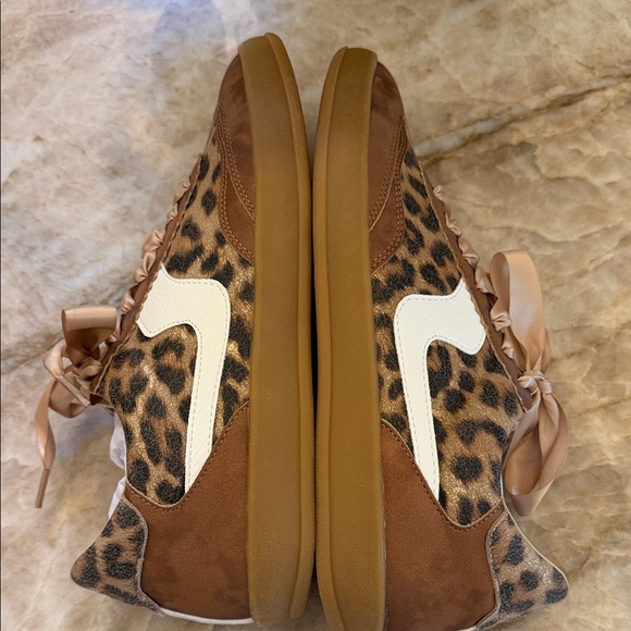 Elegant Satin Lace Leopard Women's Sneakers - Picture 6 of 11